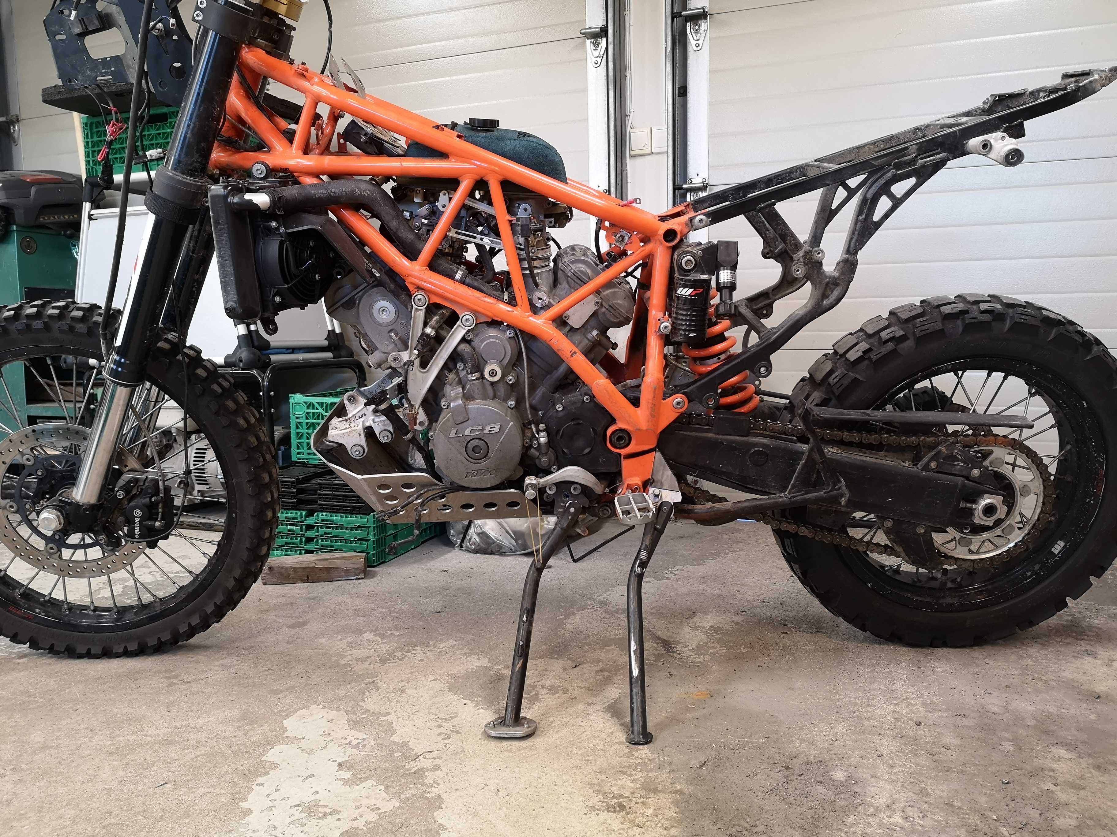 KTM 990 ADVENTURE侧架搬迁