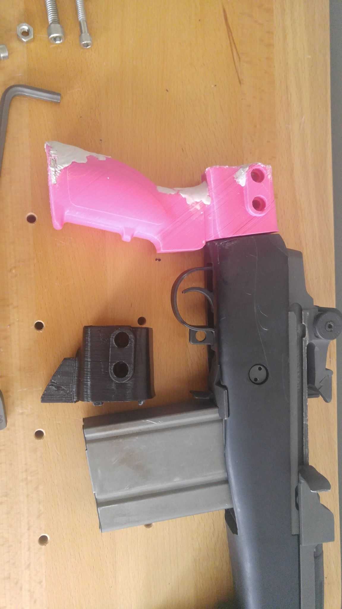 M14手枪式握把转接器