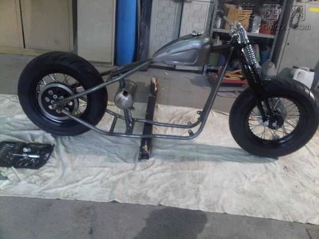 KUSTOF�ĳ������SPORTSTER����

