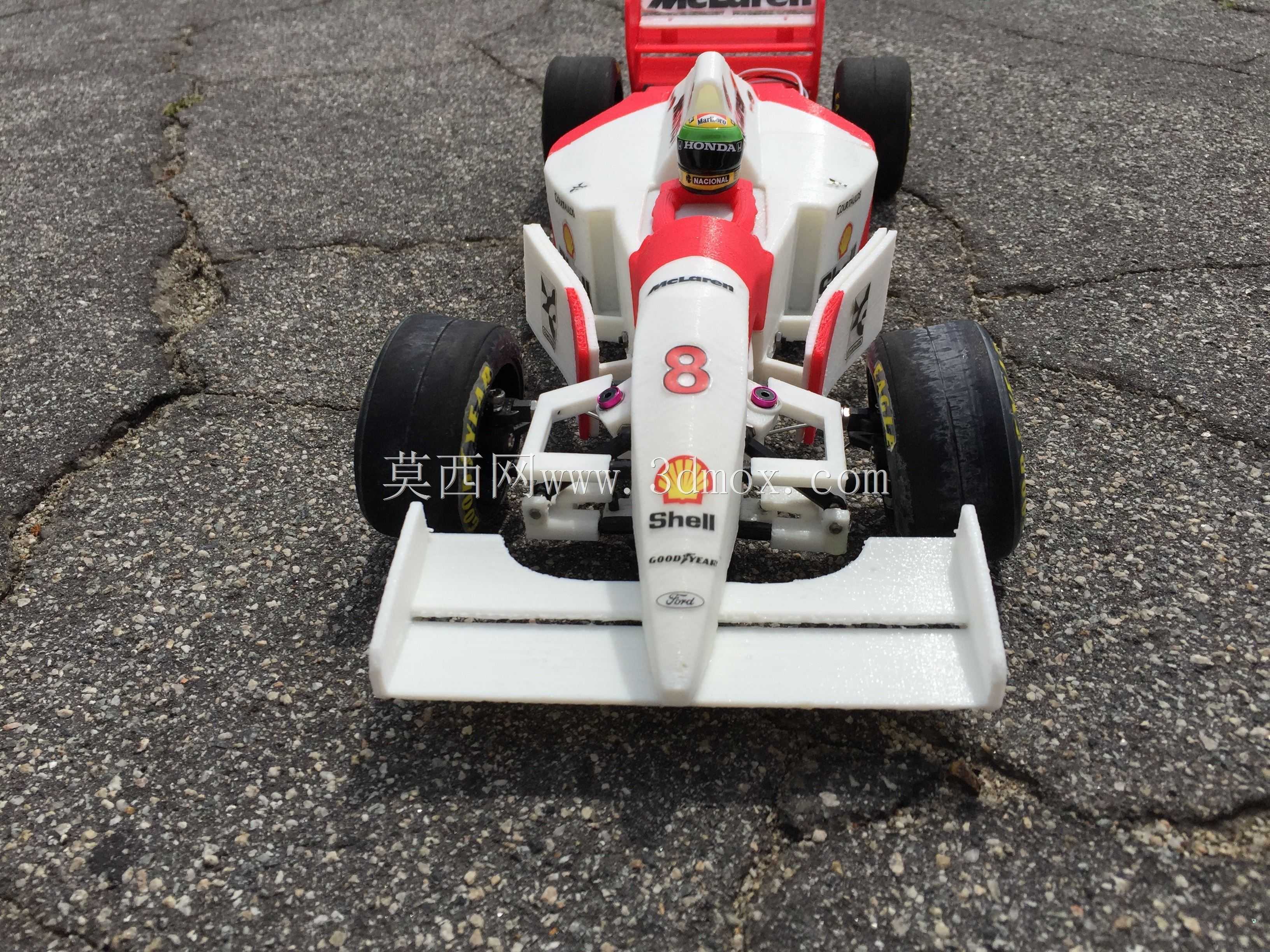 RS-01塞纳的1993年迈凯轮MP4/8一级方程式赛车
