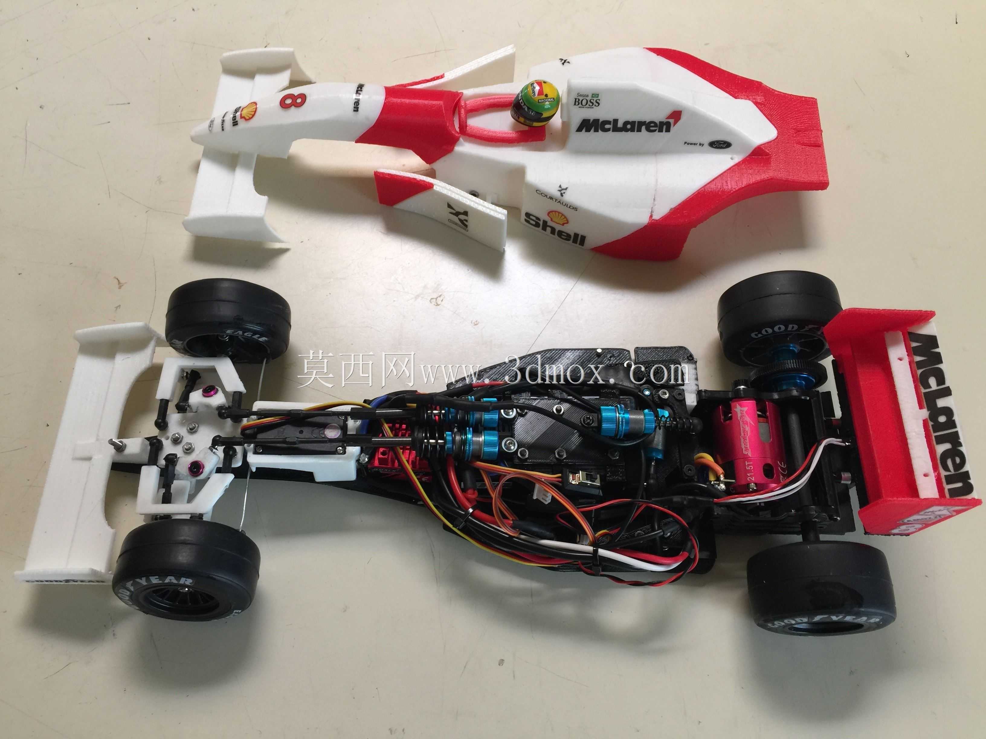 RS-01塞纳的1993年迈凯轮MP4/8一级方程式赛车