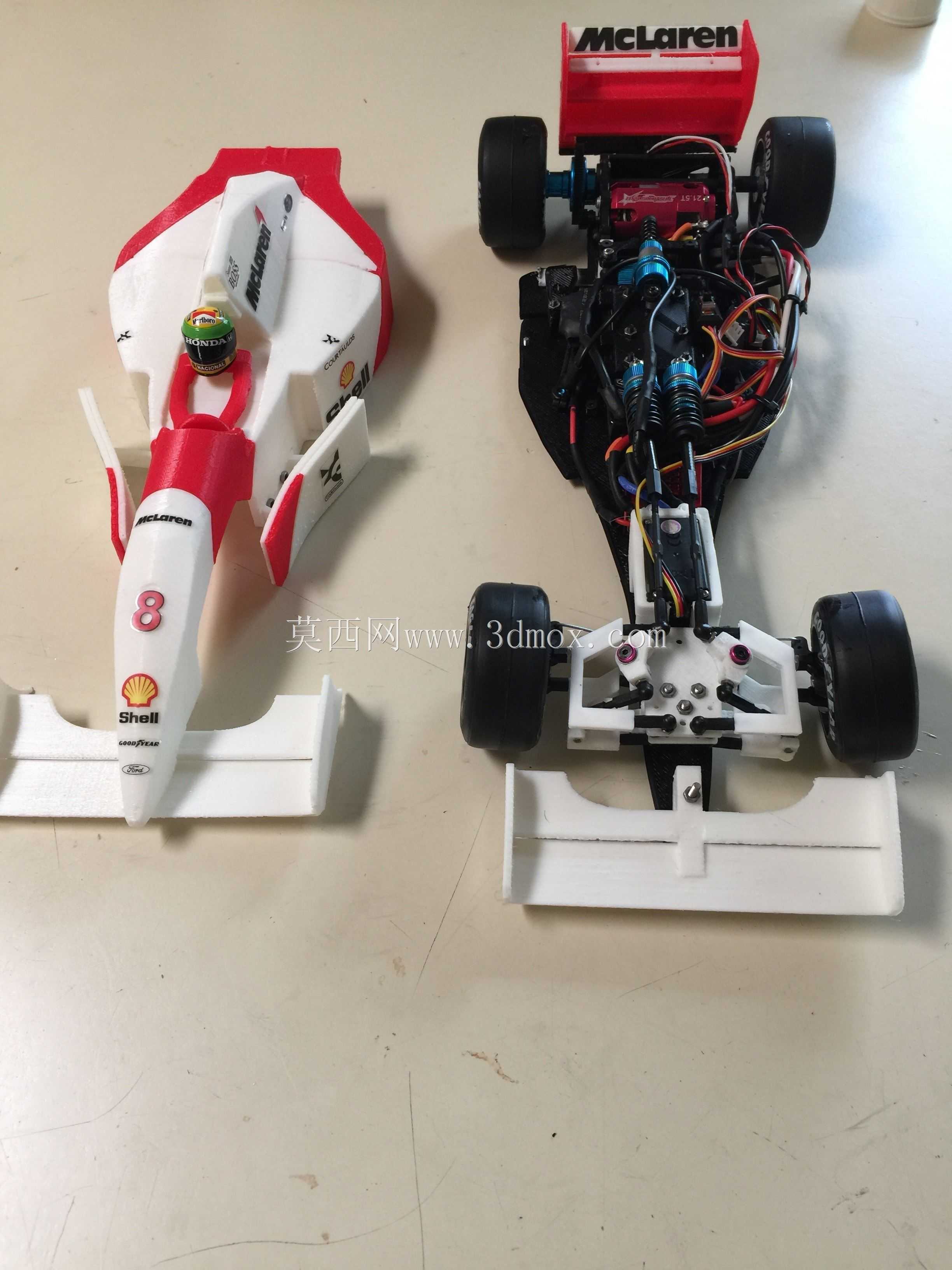 RS-01塞纳的1993年迈凯轮MP4/8一级方程式赛车