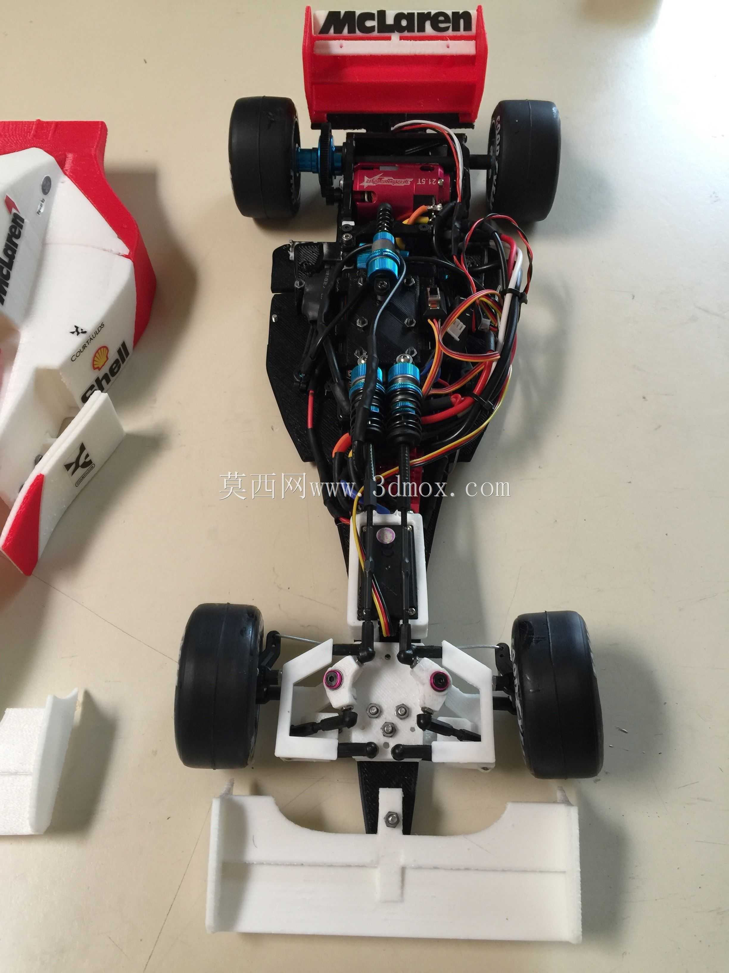 RS-01塞纳的1993年迈凯轮MP4/8一级方程式赛车