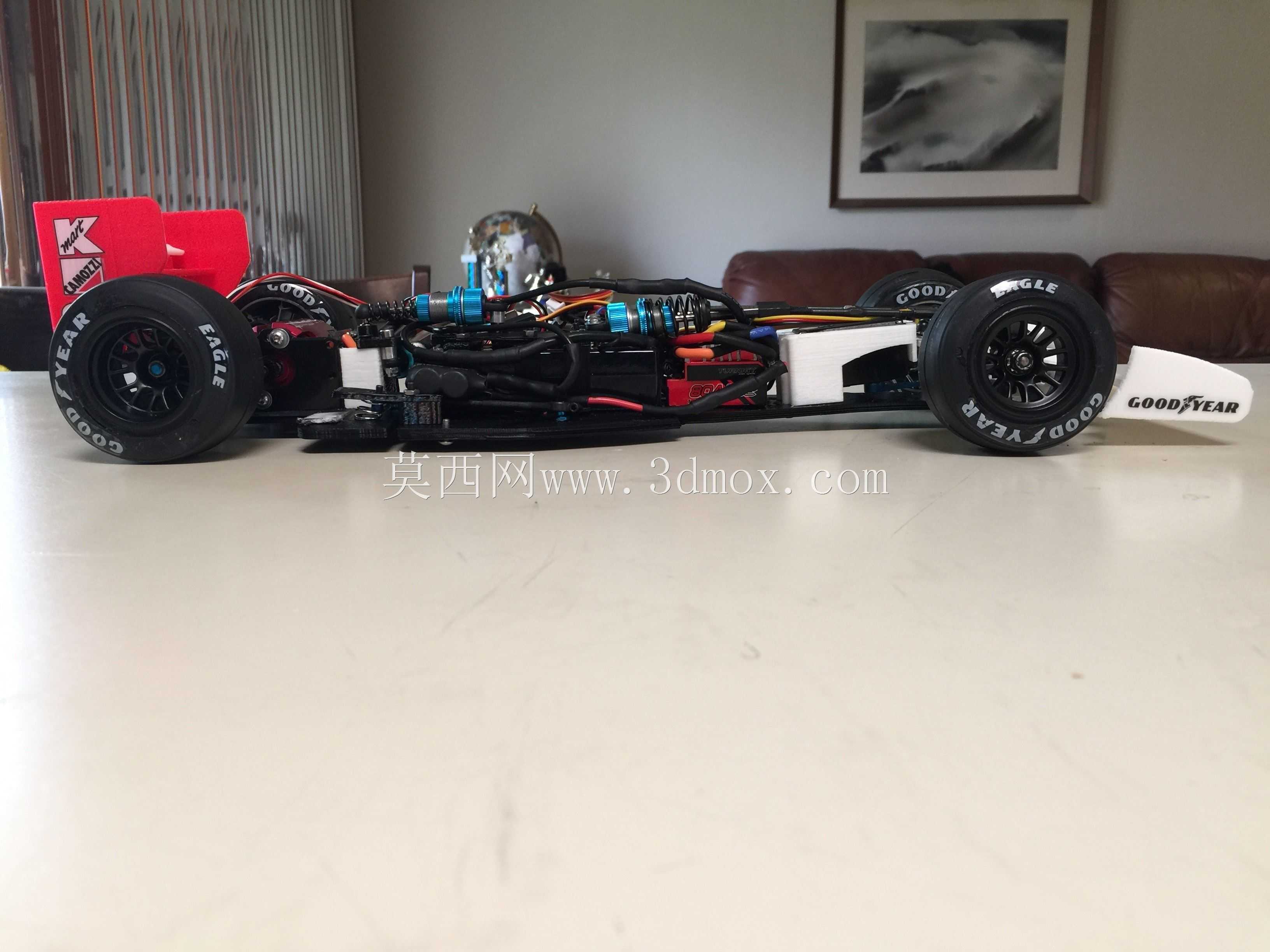 RS-01塞纳的1993年迈凯轮MP4/8一级方程式赛车