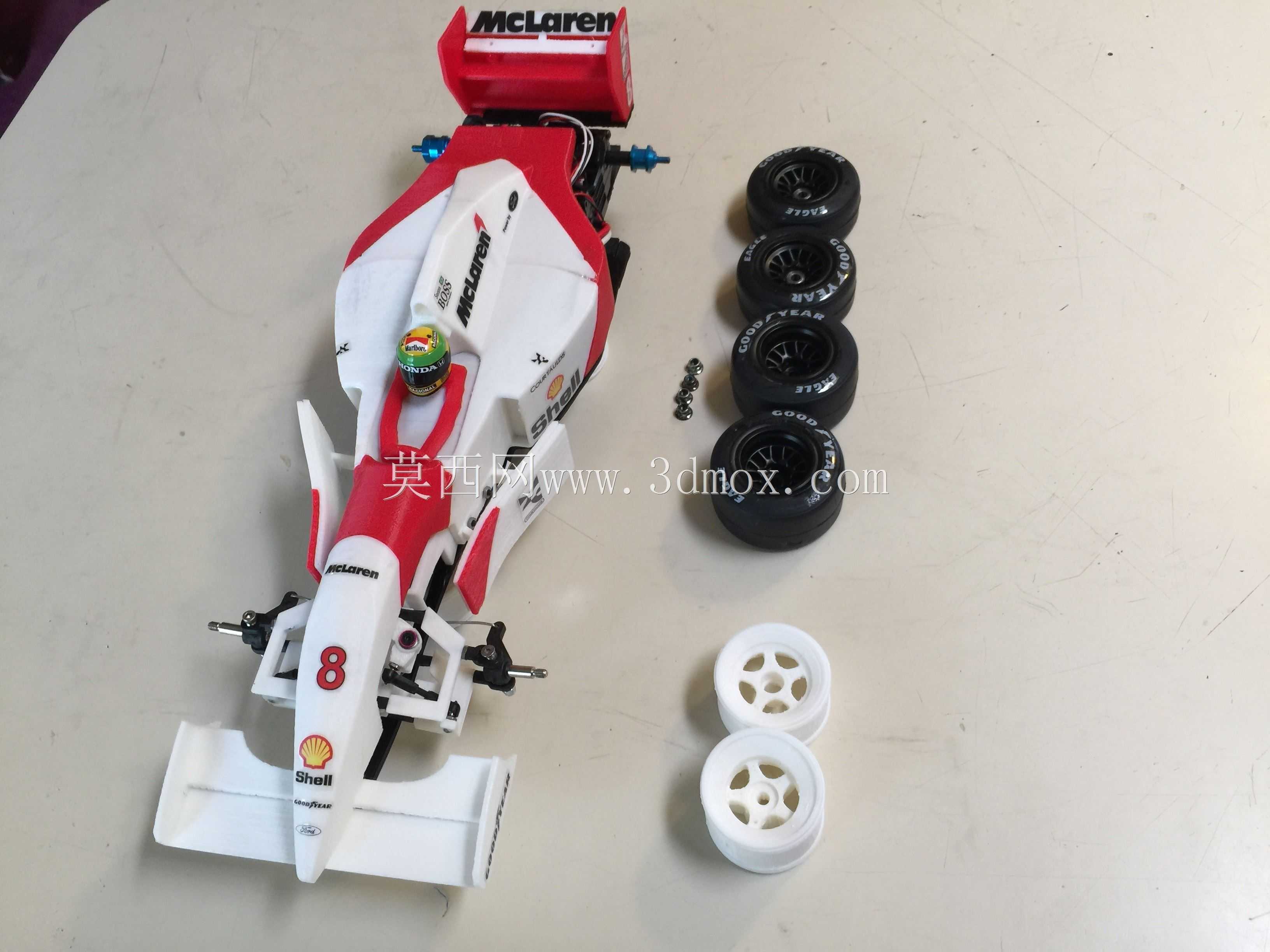 RS-01塞纳的1993年迈凯轮MP4/8一级方程式赛车
