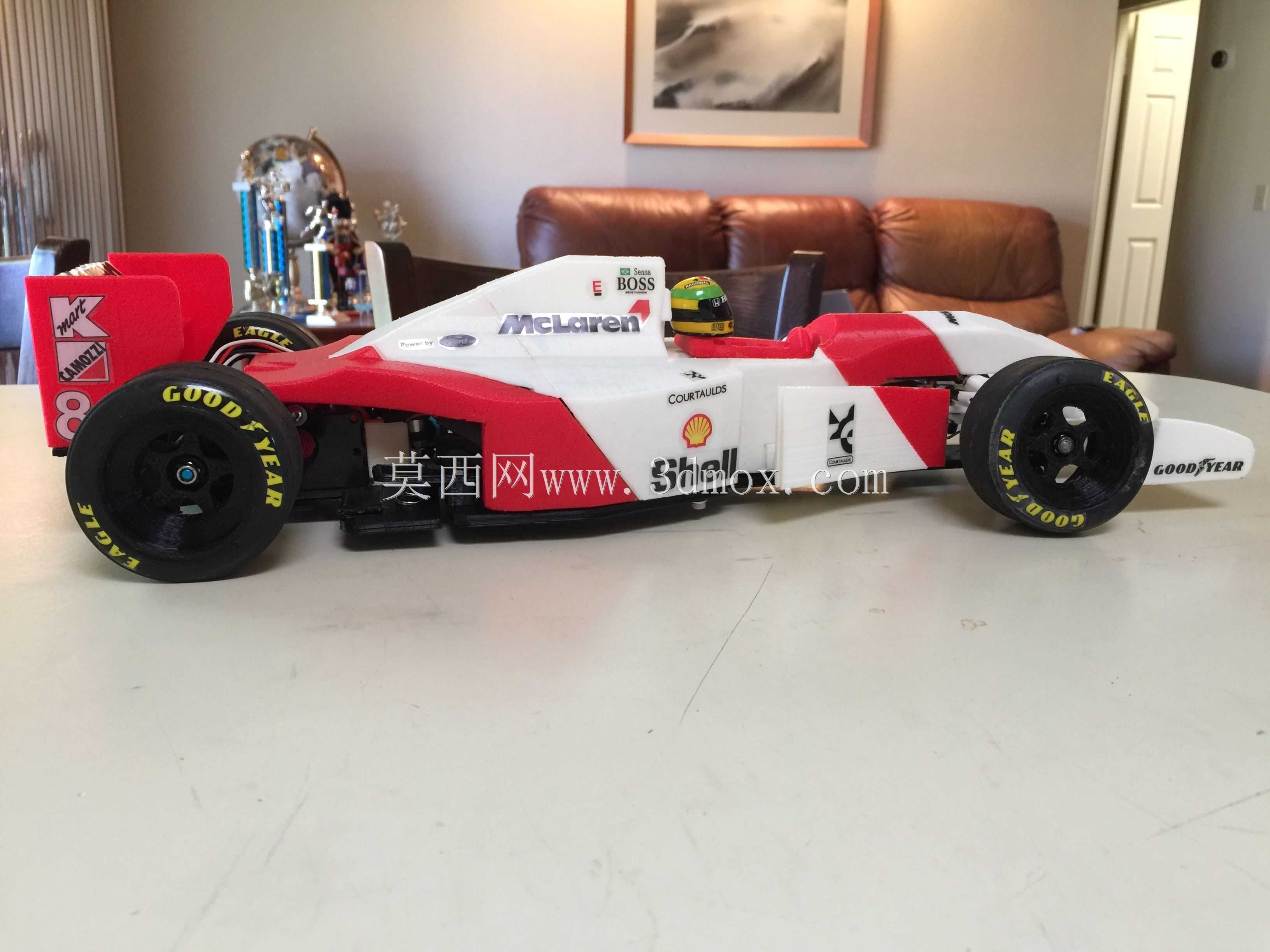 RS-01塞纳的1993年迈凯轮MP4/8一级方程式赛车
