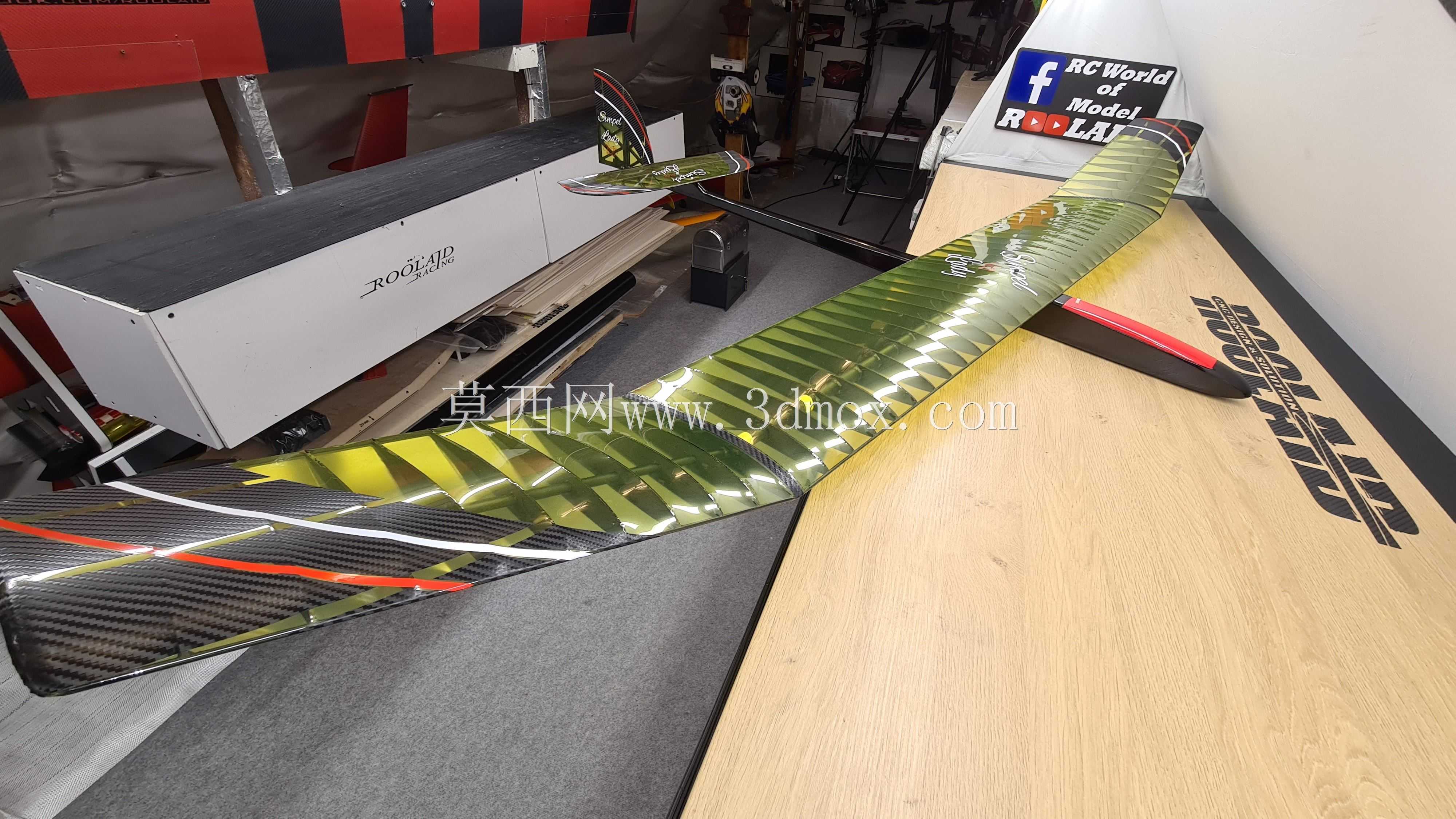 RC滑翔机2M V2“简单女士”