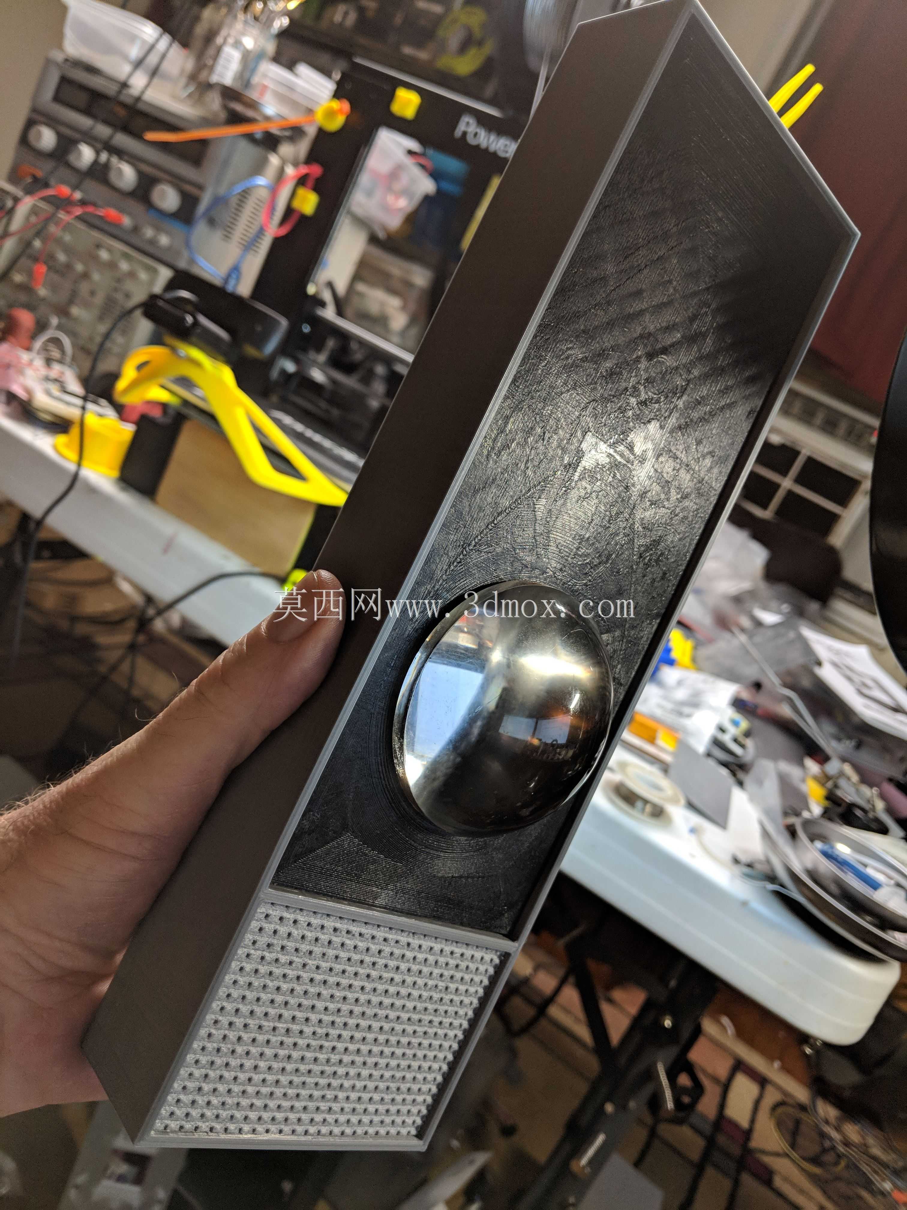 HAL9000复制品-基于Amadeus Prokopiak工作的带有Fusion 360文件的电子项目箱