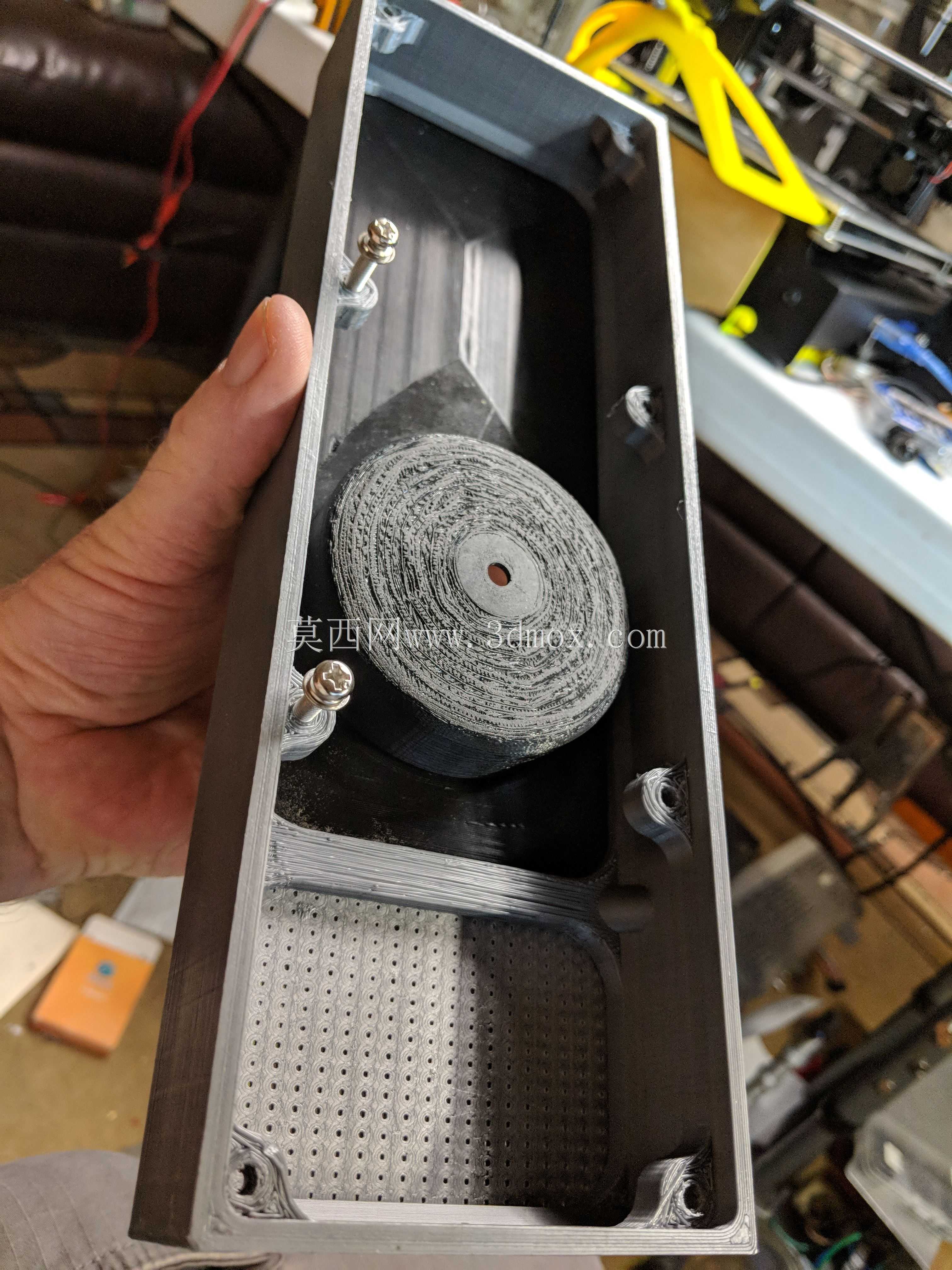 HAL9000复制品-基于Amadeus Prokopiak工作的带有Fusion 360文件的电子项目箱