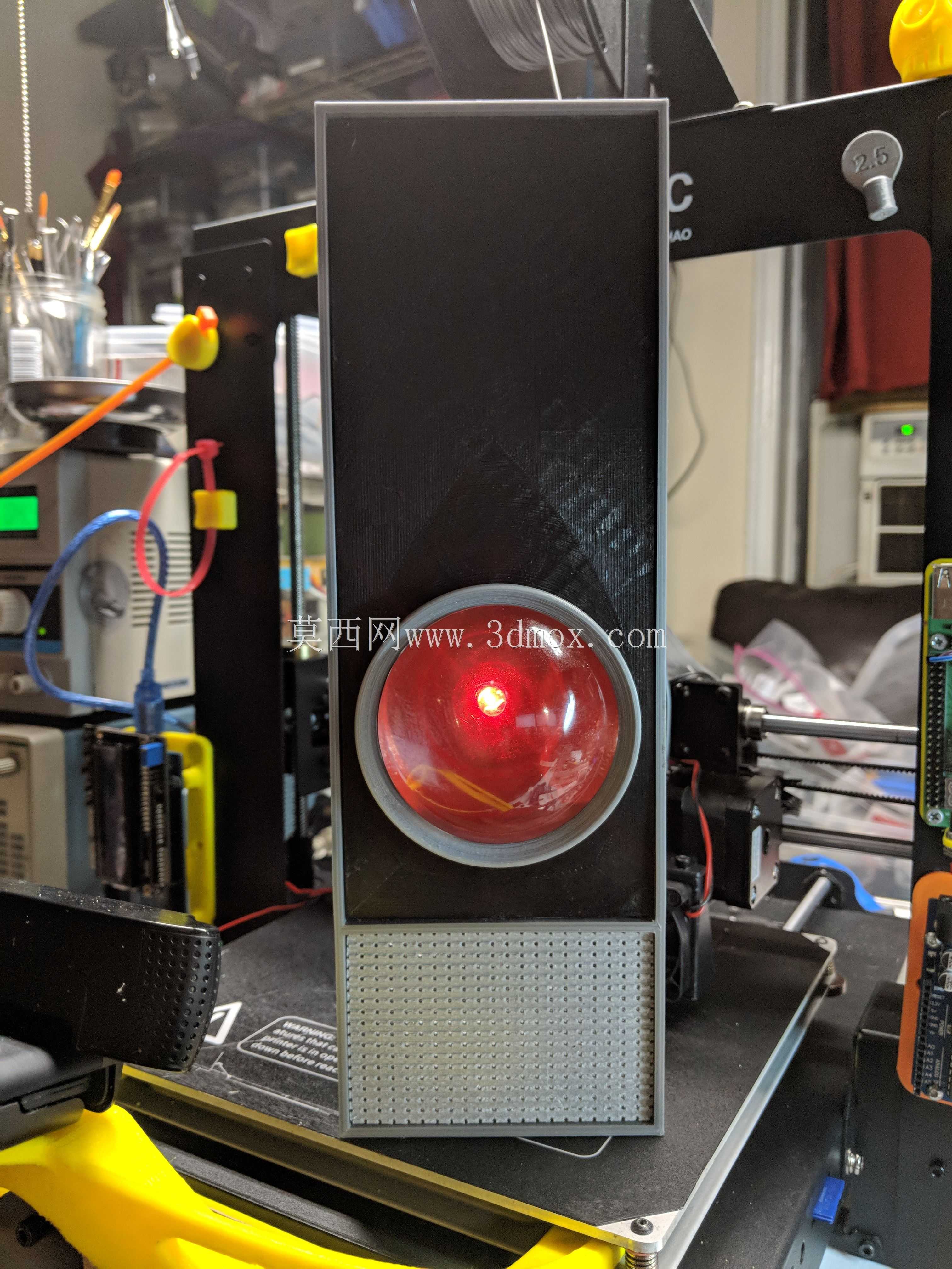HAL9000复制品-基于Amadeus Prokopiak工作的带有Fusion 360文件的电子项目箱