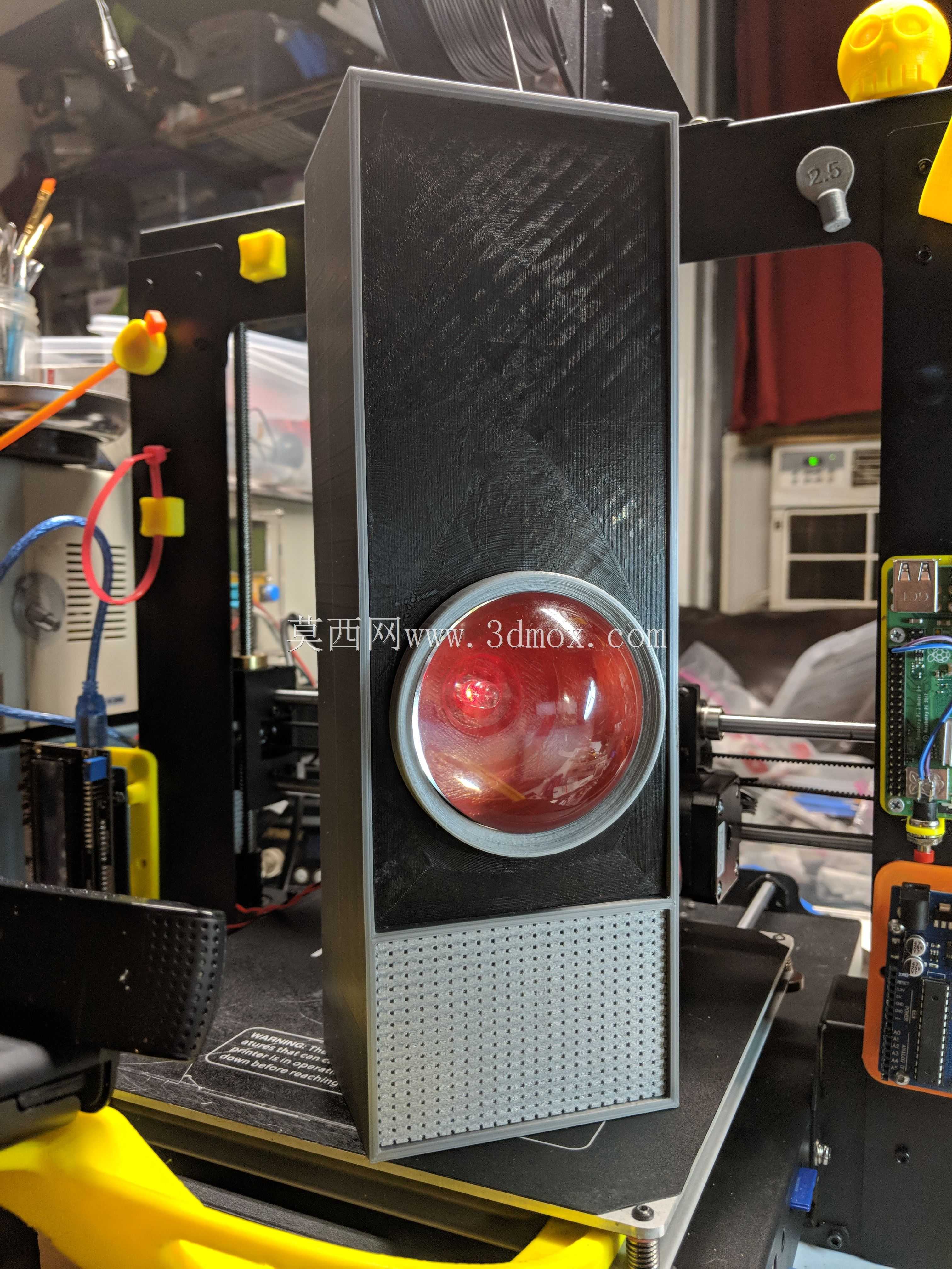 HAL9000复制品-基于Amadeus Prokopiak工作的带有Fusion 360文件的电子项目箱