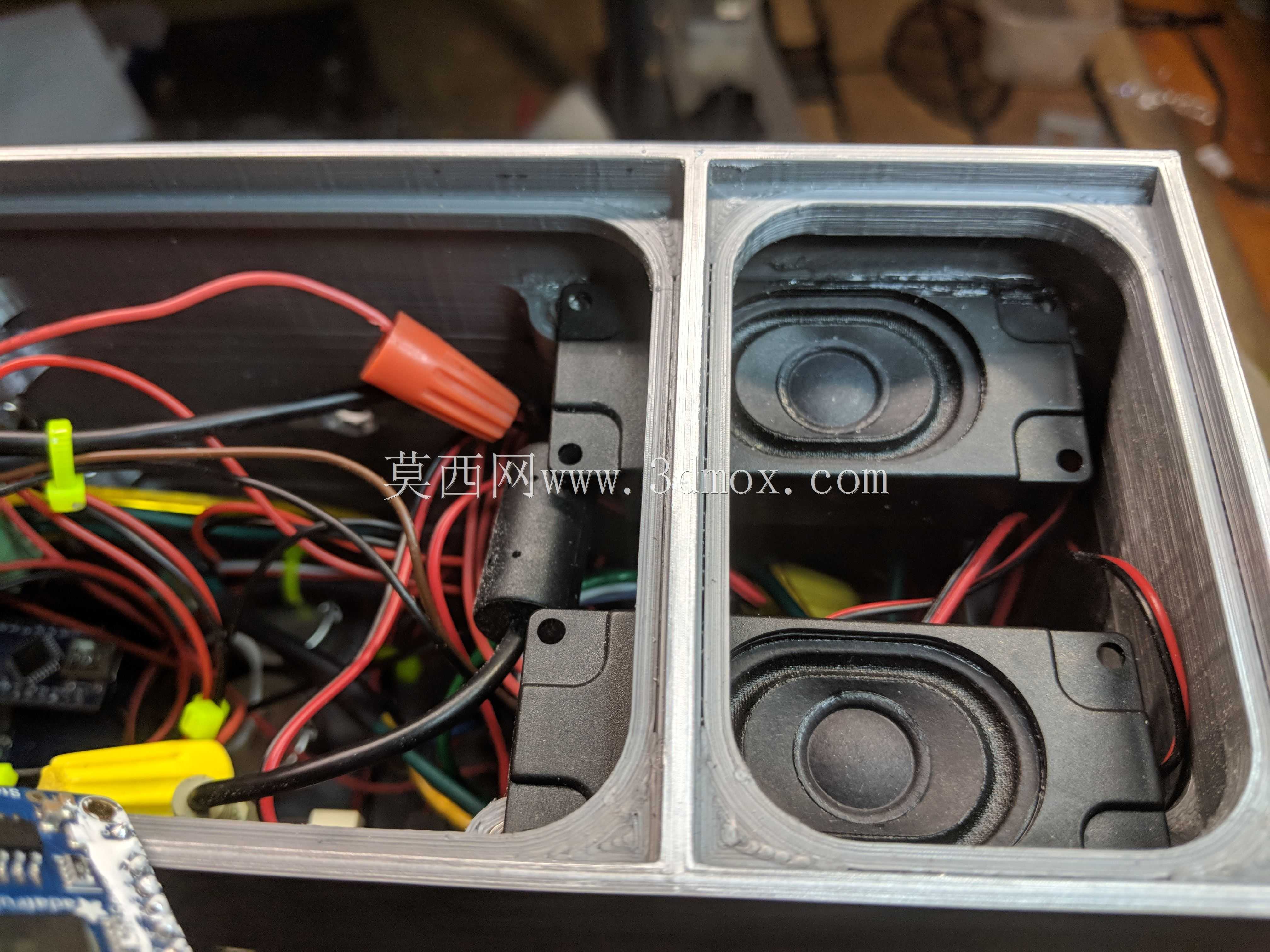 HAL9000复制品-基于Amadeus Prokopiak工作的带有Fusion 360文件的电子项目箱