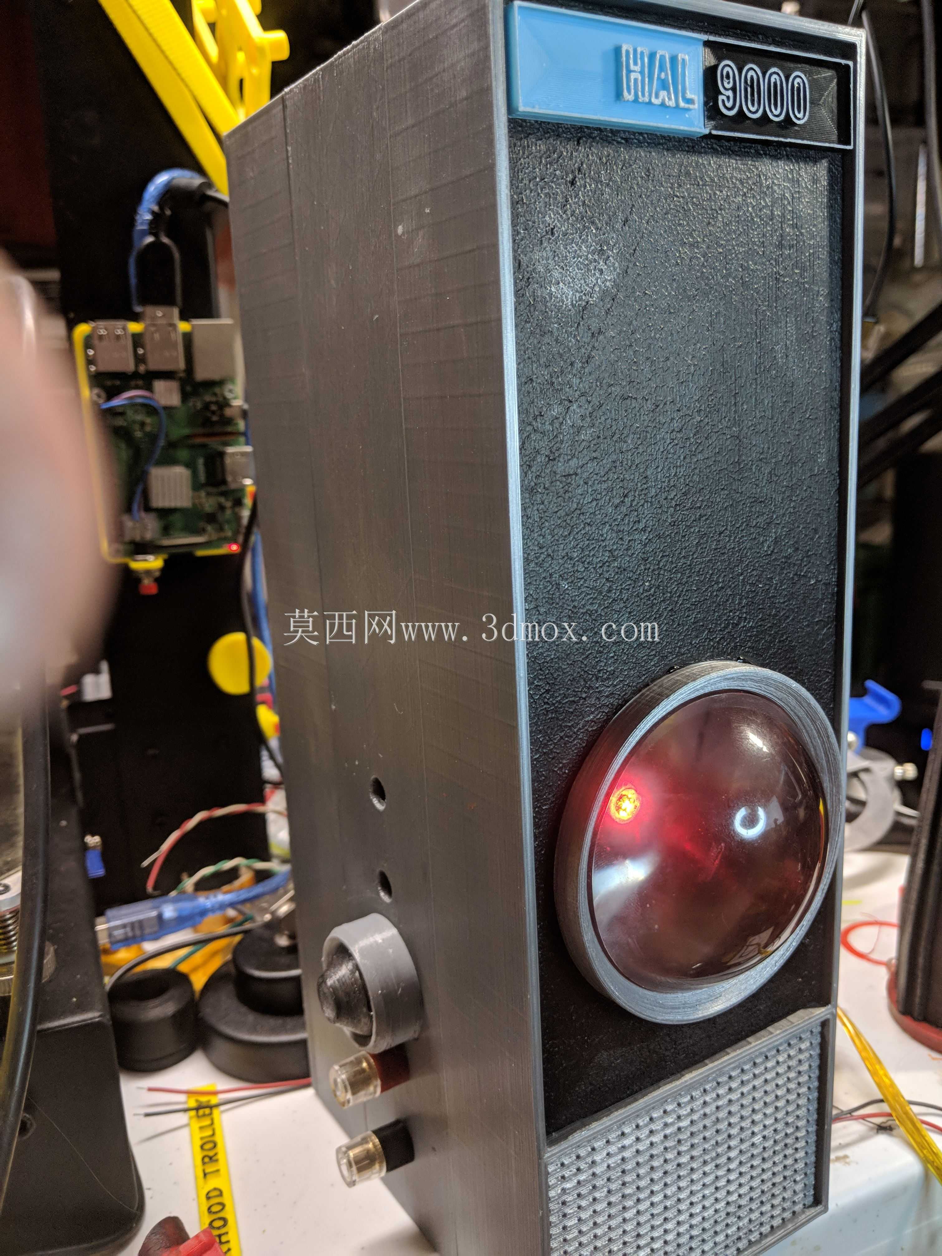 HAL9000复制品-基于Amadeus Prokopiak工作的带有Fusion 360文件的电子项目箱