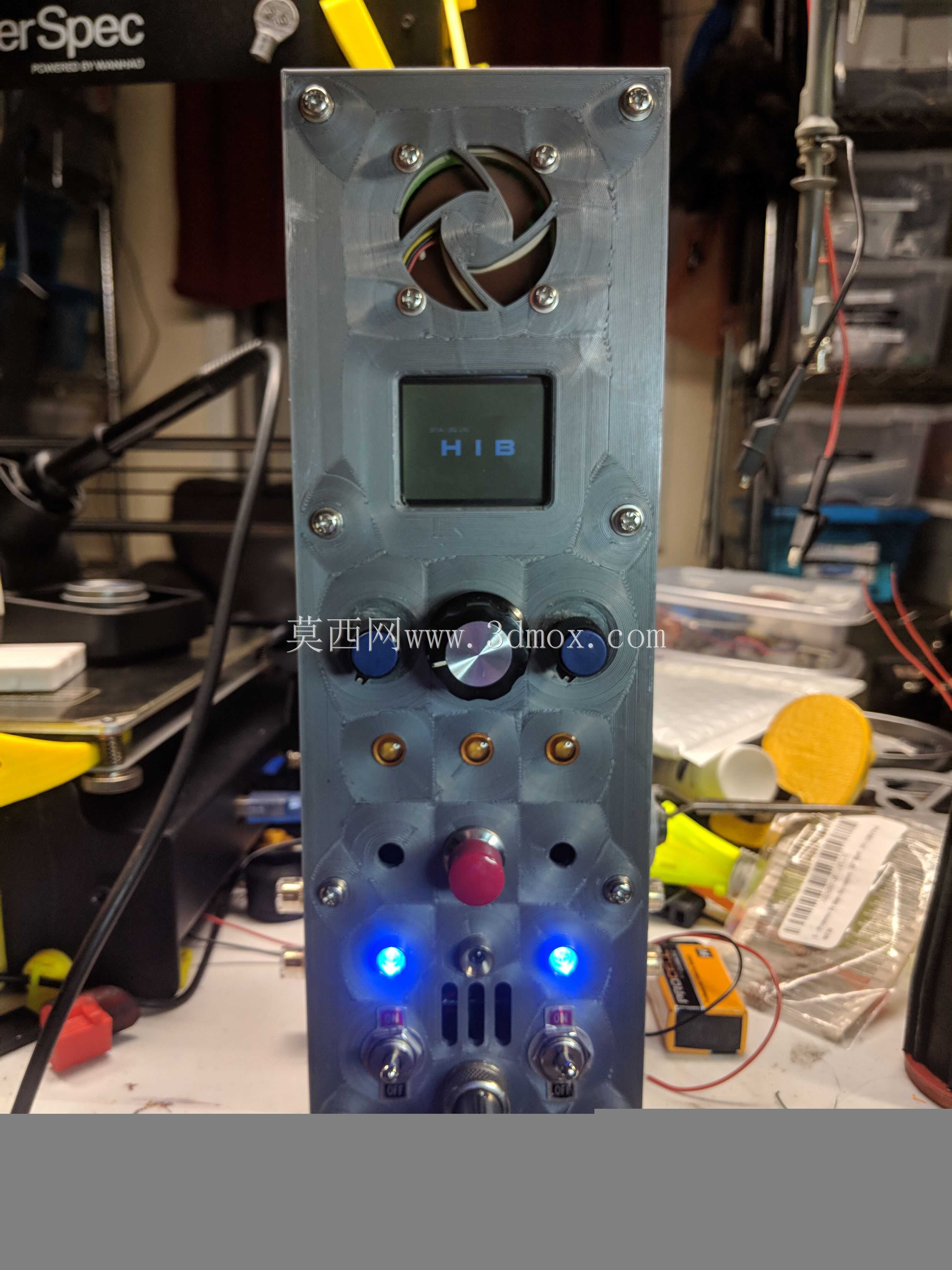 HAL9000复制品-基于Amadeus Prokopiak工作的带有Fusion 360文件的电子项目箱