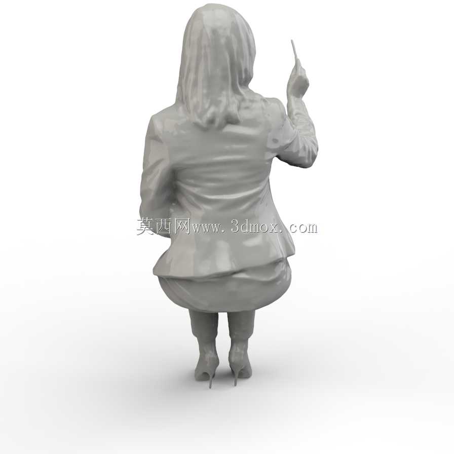 坐着指指点点的女人