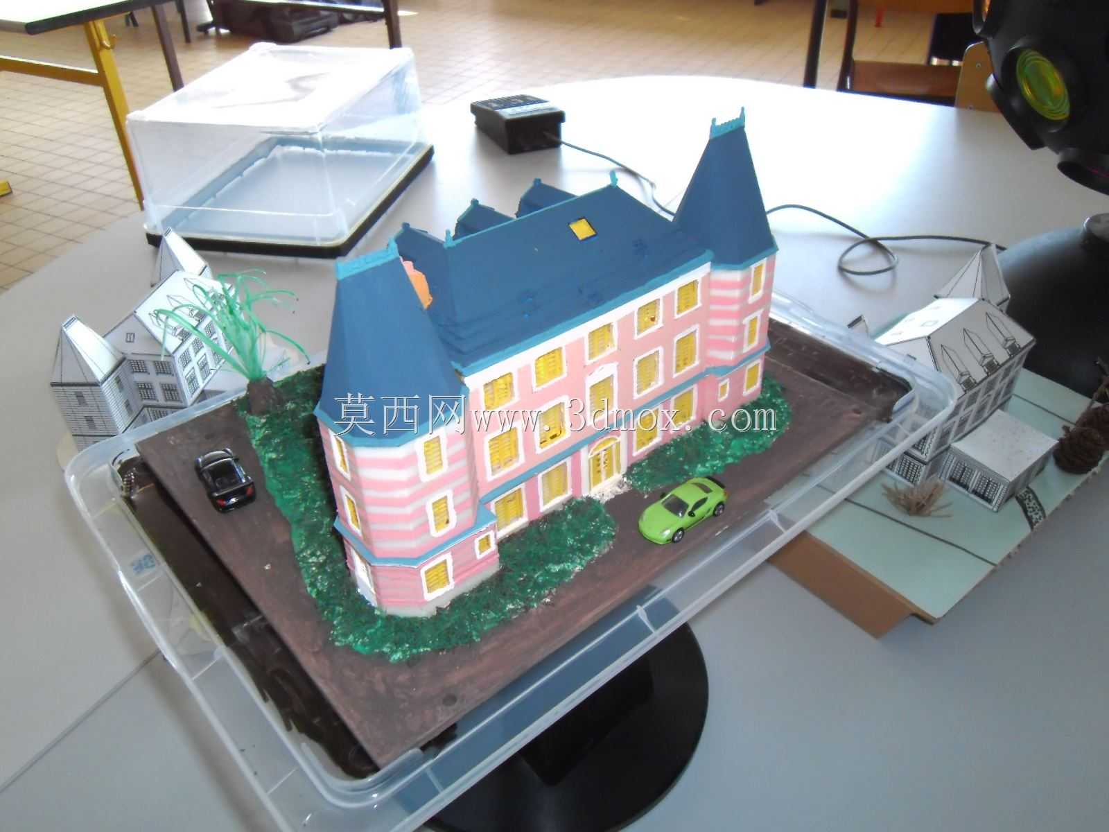 ����³���Ǳ�ѧУ