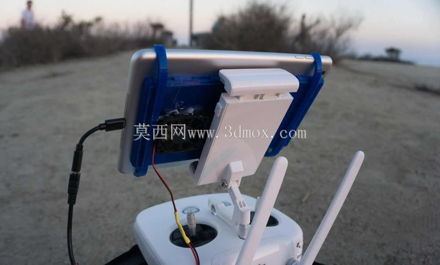 ������DJI Phantom 3��Inspire 1�û���iPad��ȴ��