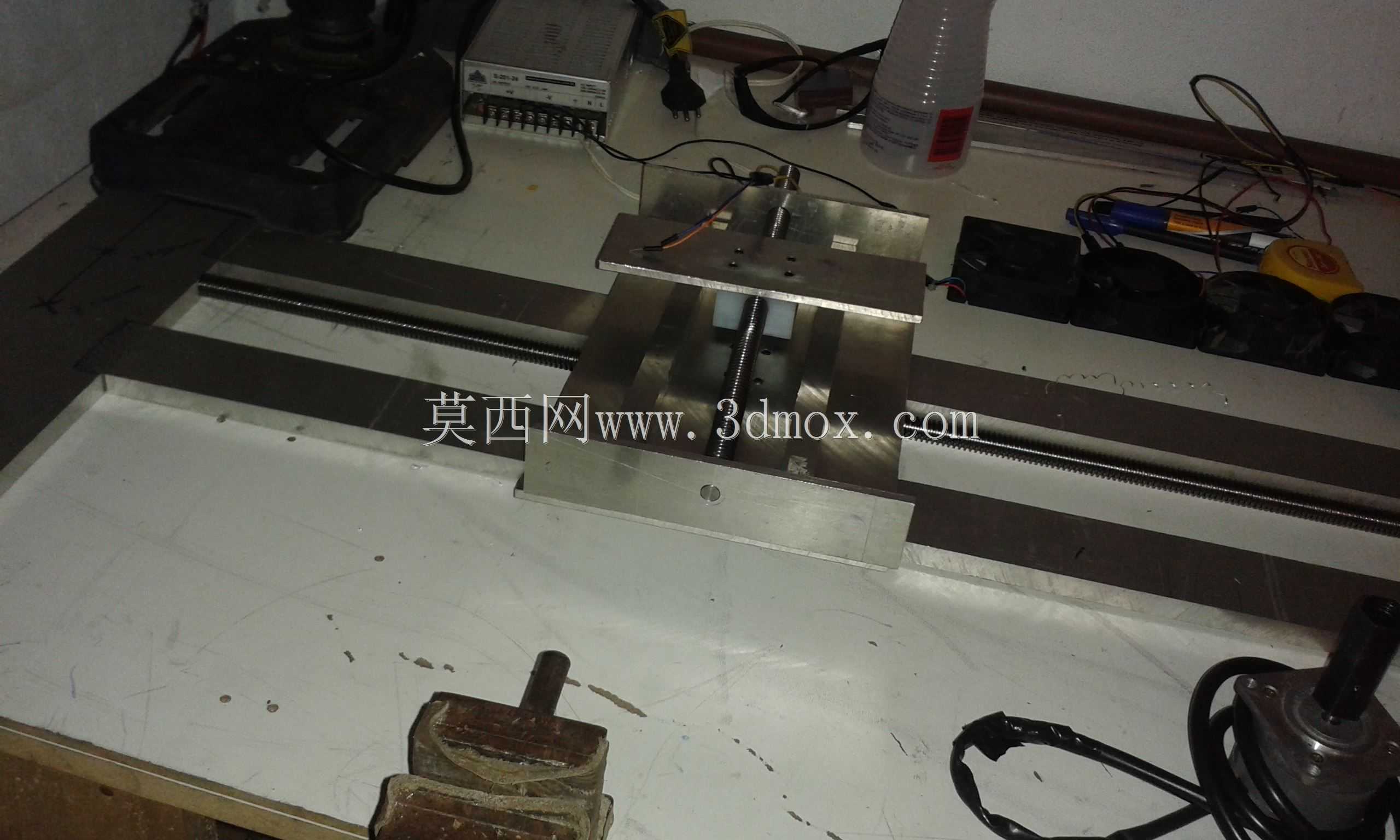 明哈路由器CNC
