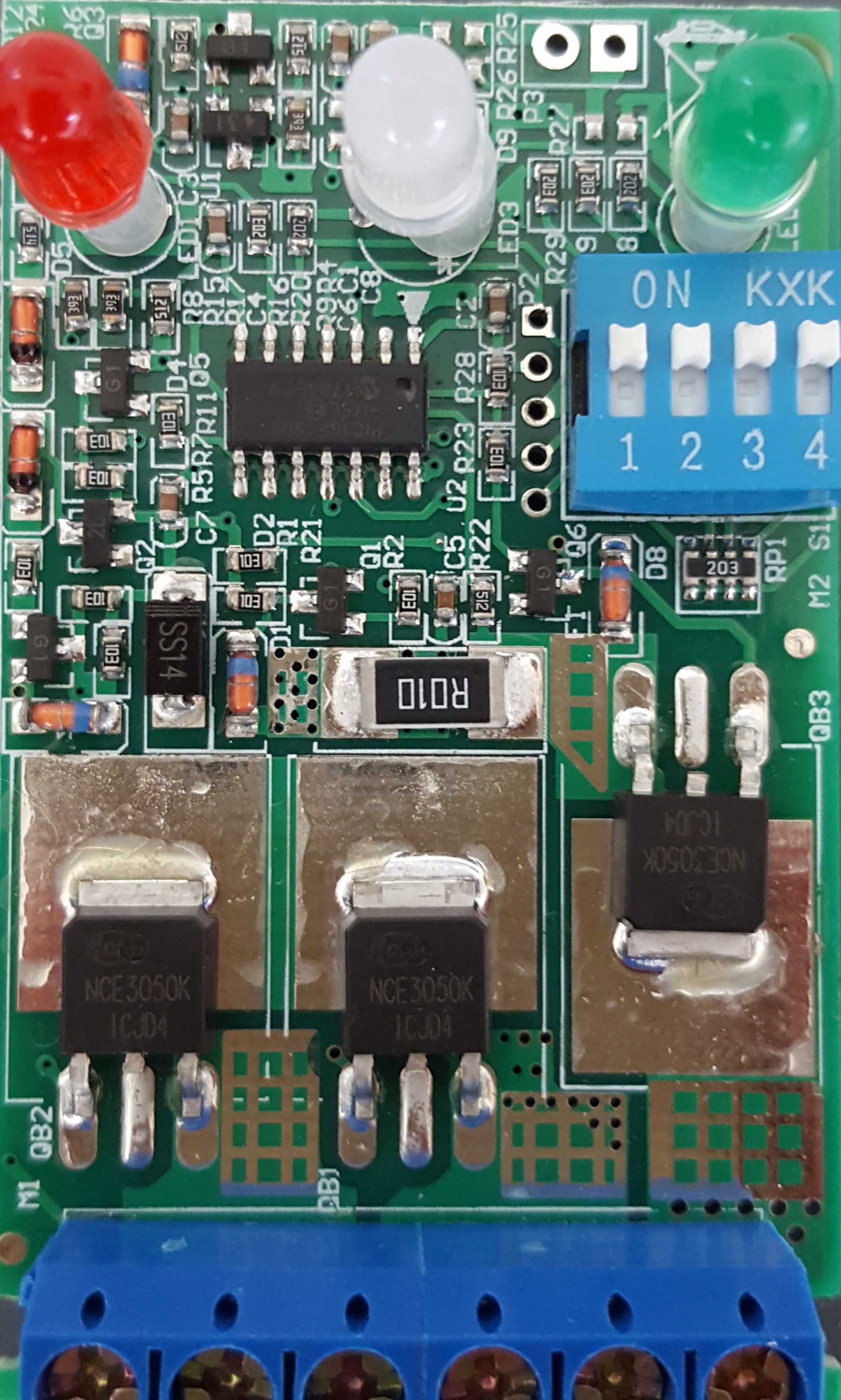 6V、12V、10A PWM汽车太阳能电池板充电控制器电池充电器调节器
