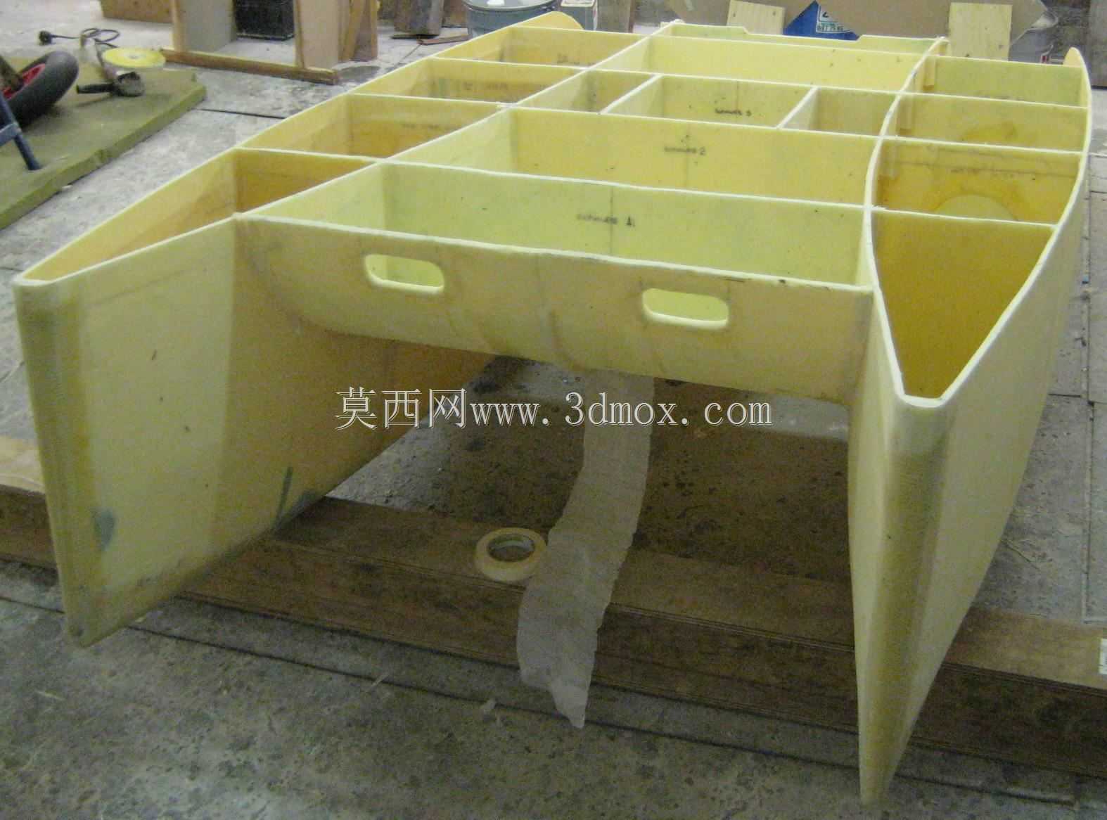 eCat太阳能双体船