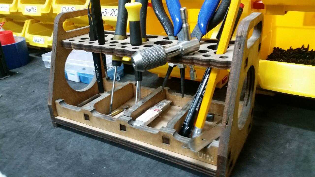 桌面工具架。