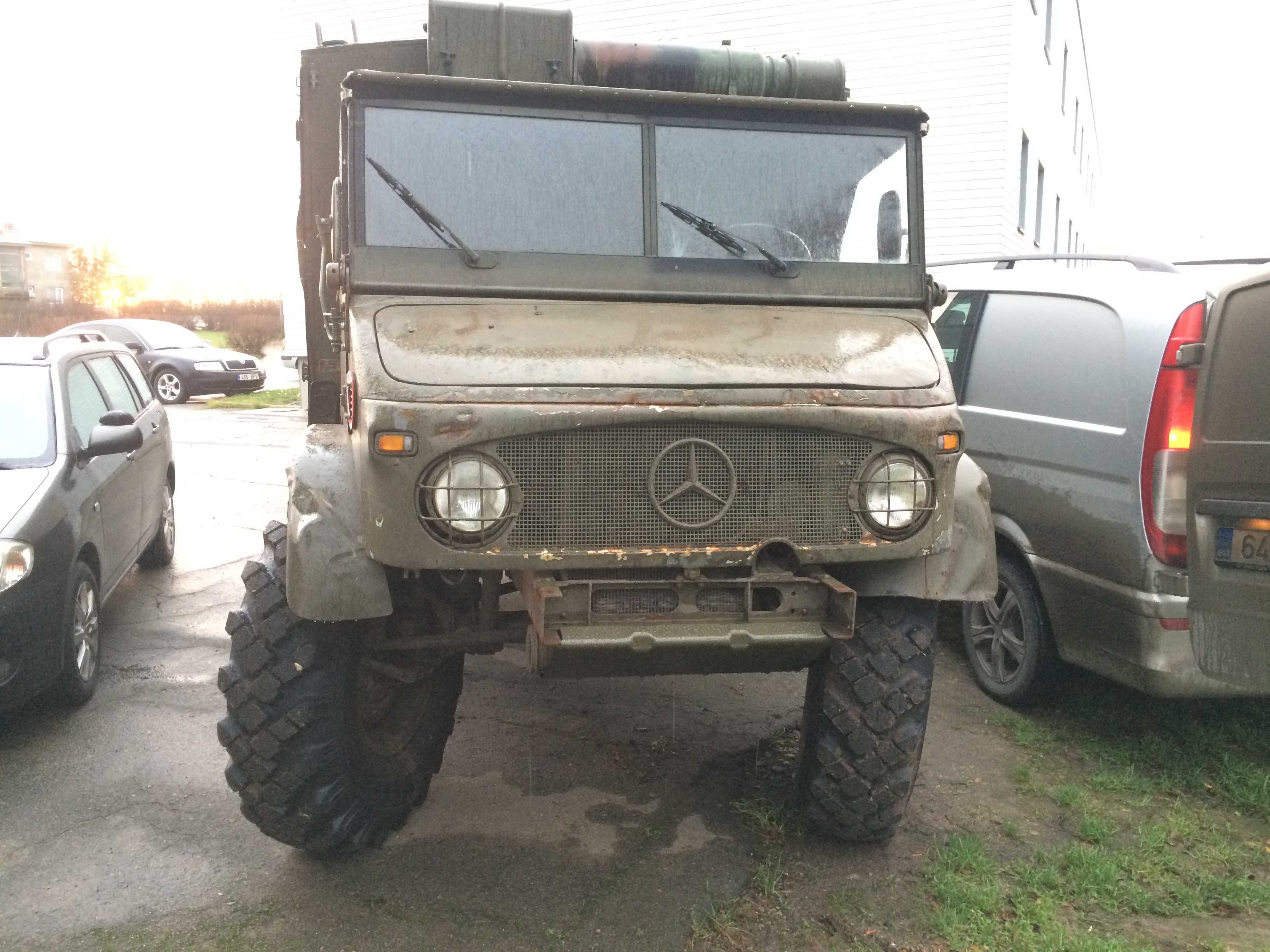 �綯�ʳ��װ壬Unimog 404