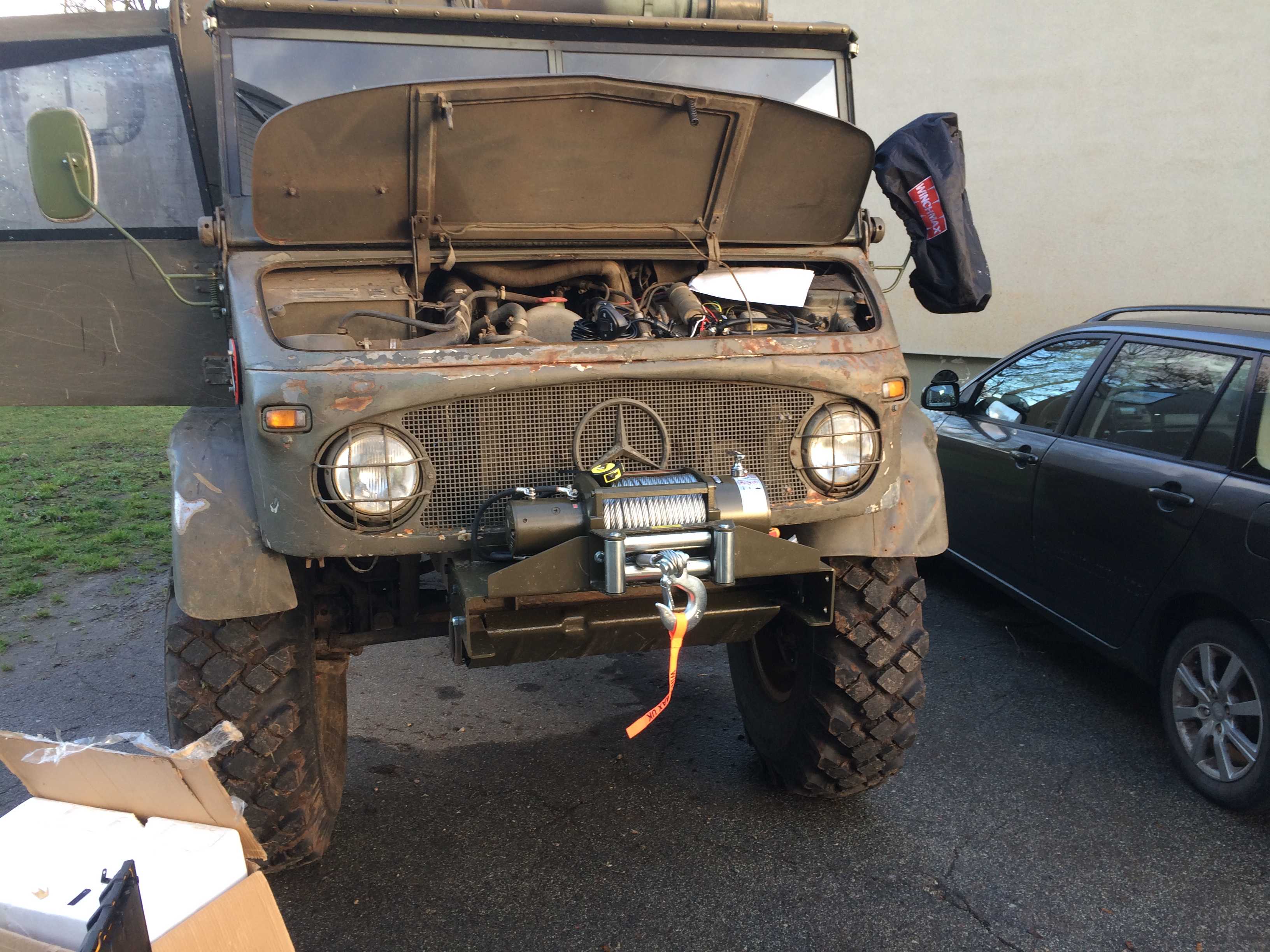 �綯�ʳ��װ壬Unimog 404