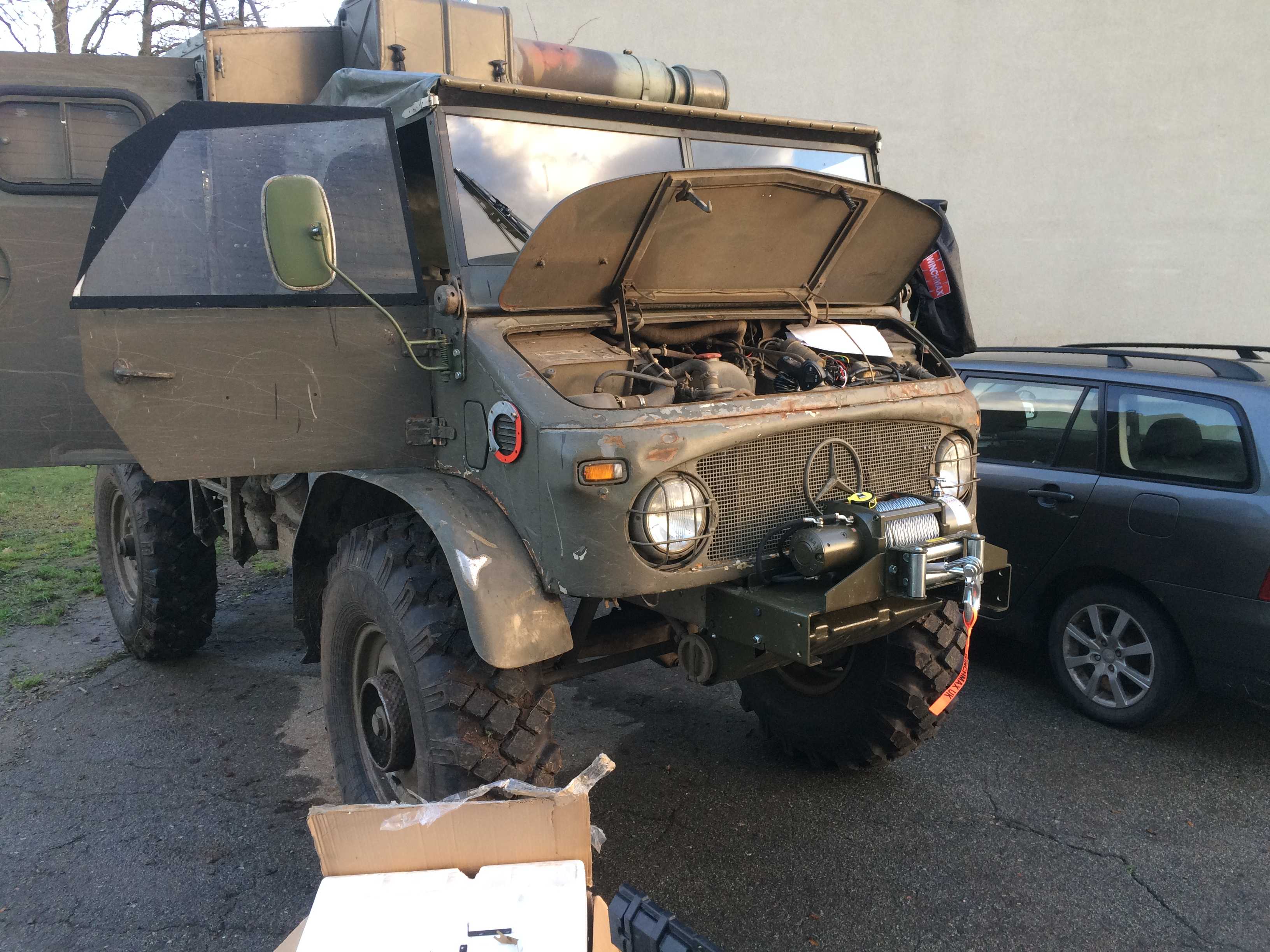 �綯�ʳ��װ壬Unimog 404