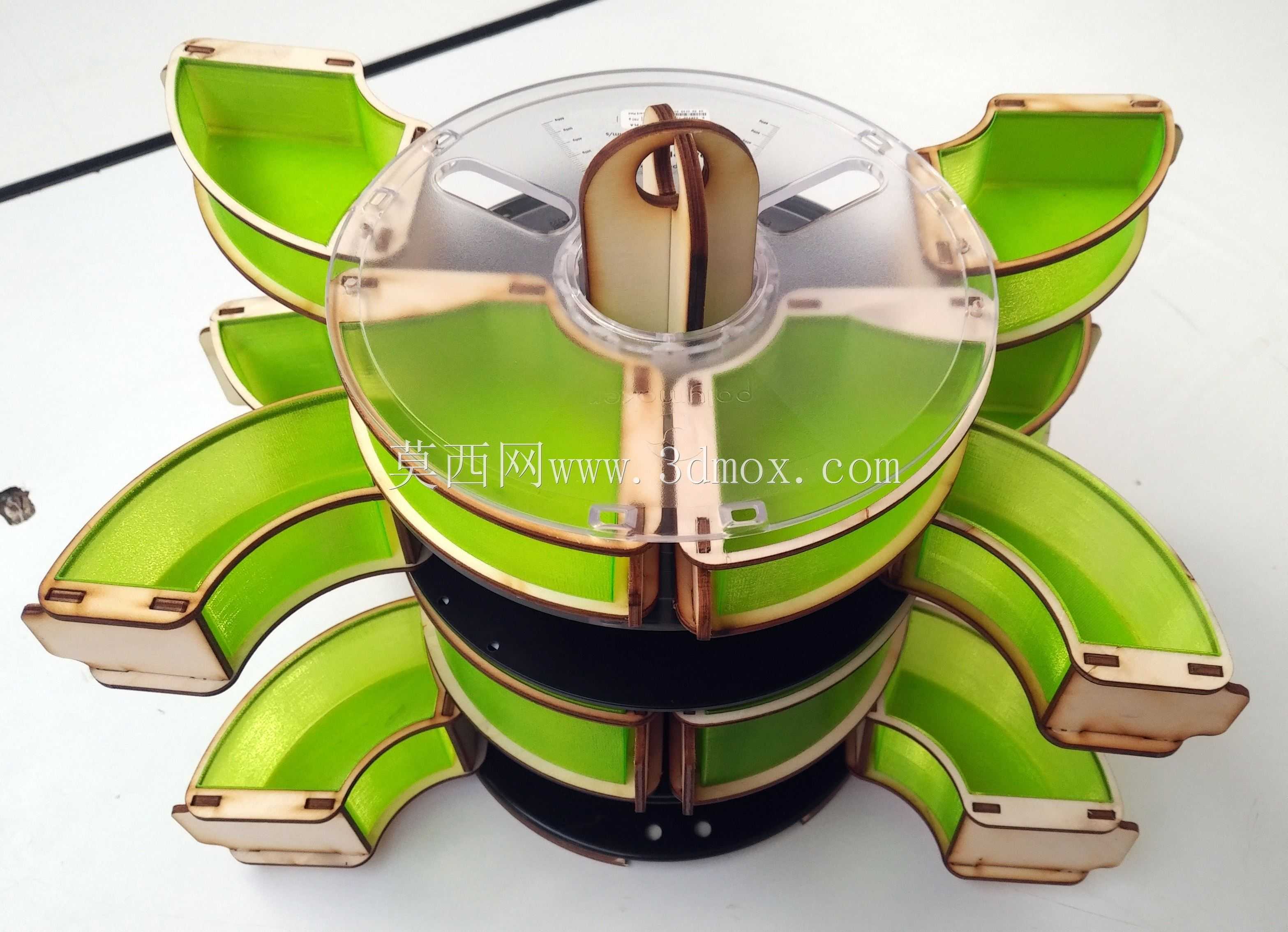 使用激光切割木材的空3D打印灯丝线轴管理器