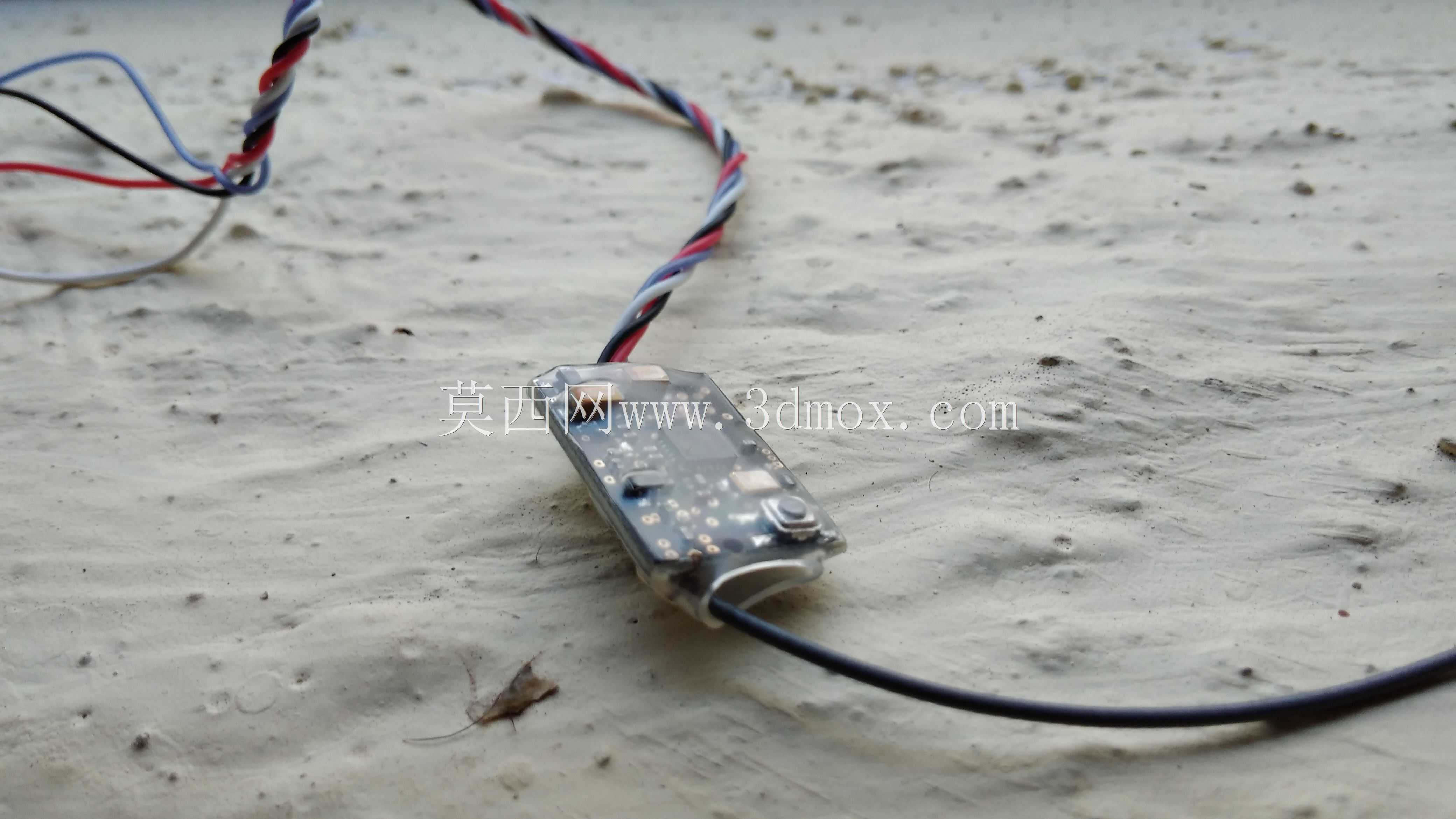 六架直升机和钢筋混凝土车架