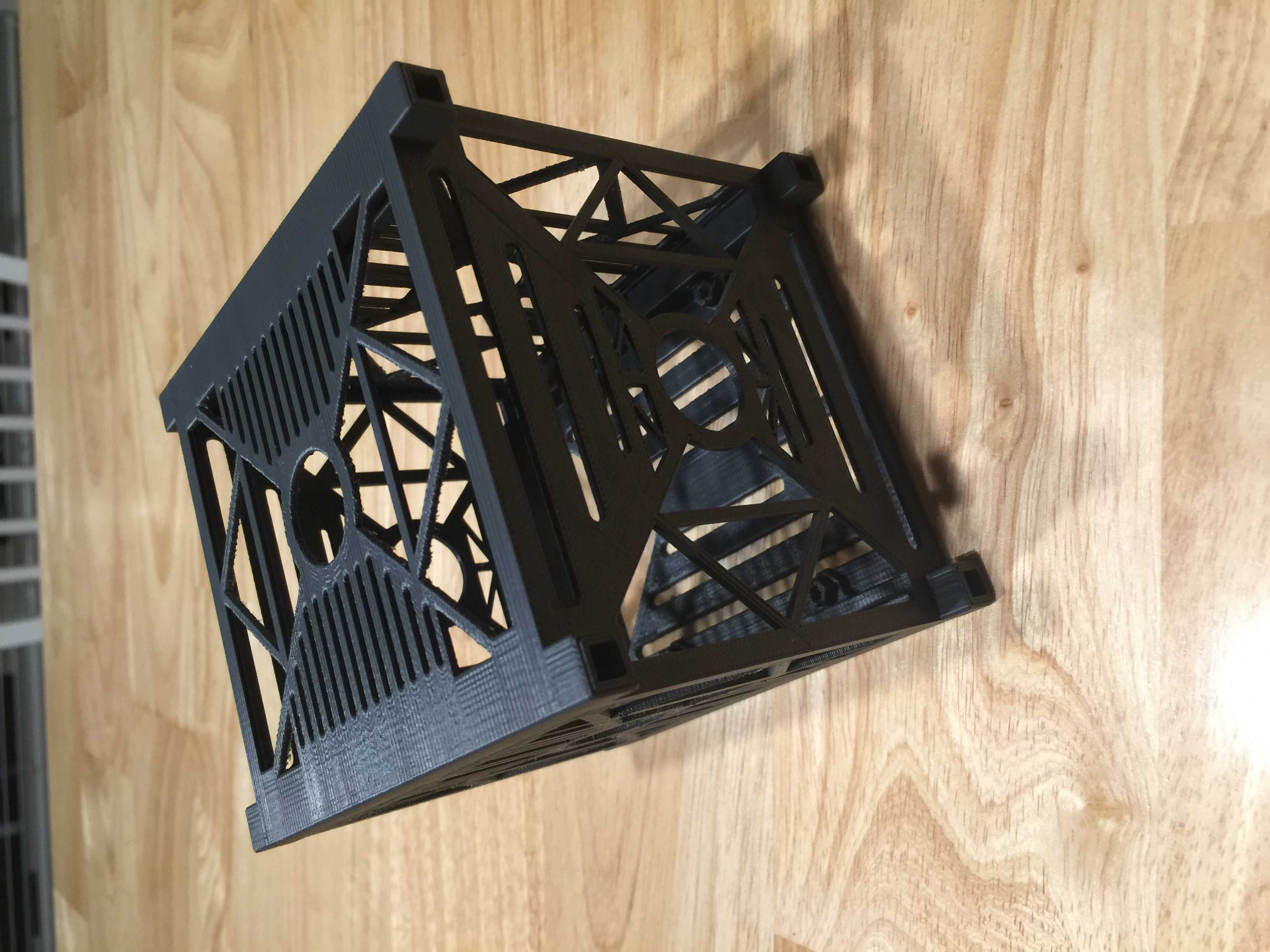 ���ӣ�Connor Tinker�ύ��CubeSat�����ս