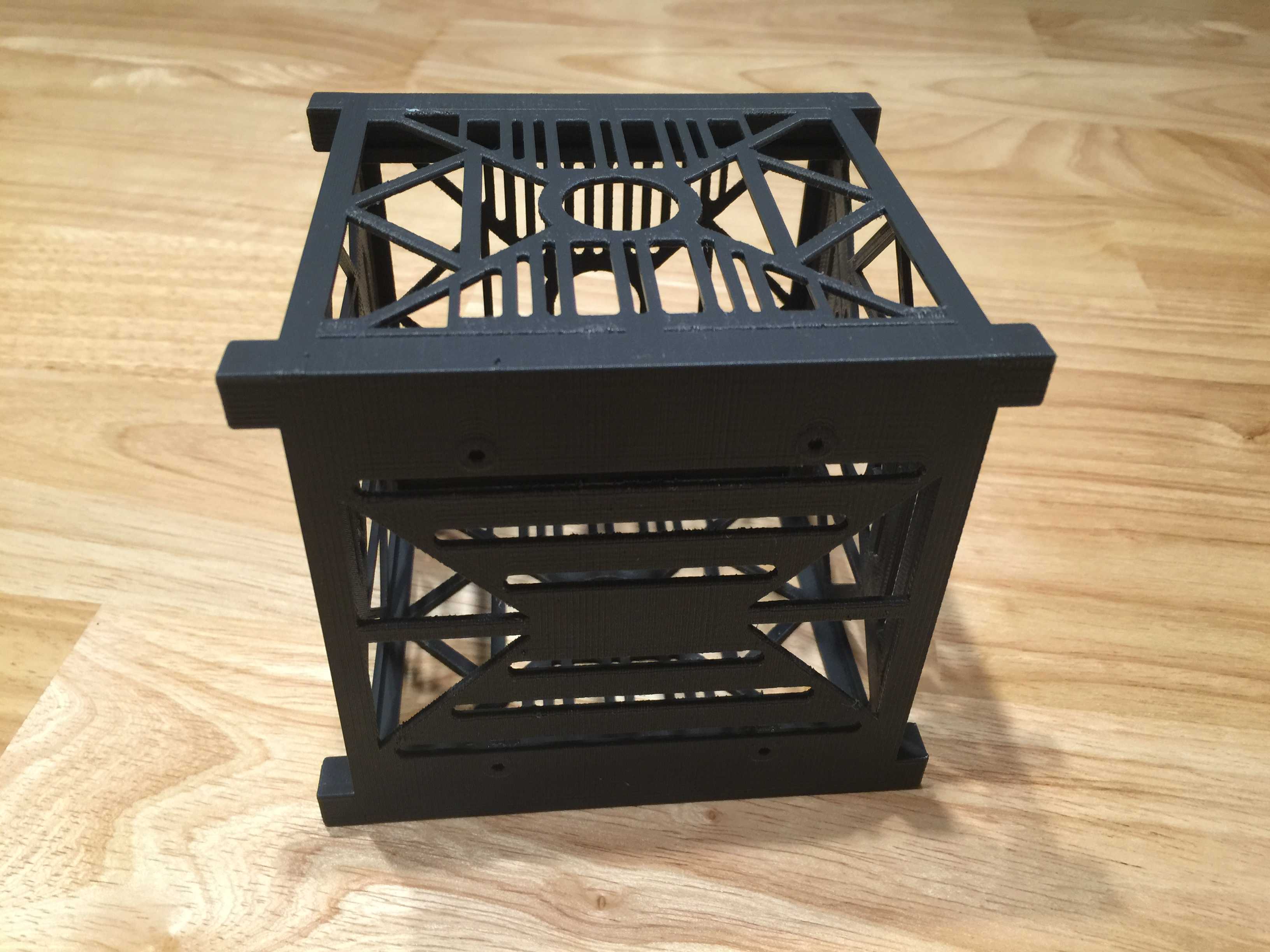 ���ӣ�Connor Tinker�ύ��CubeSat�����ս