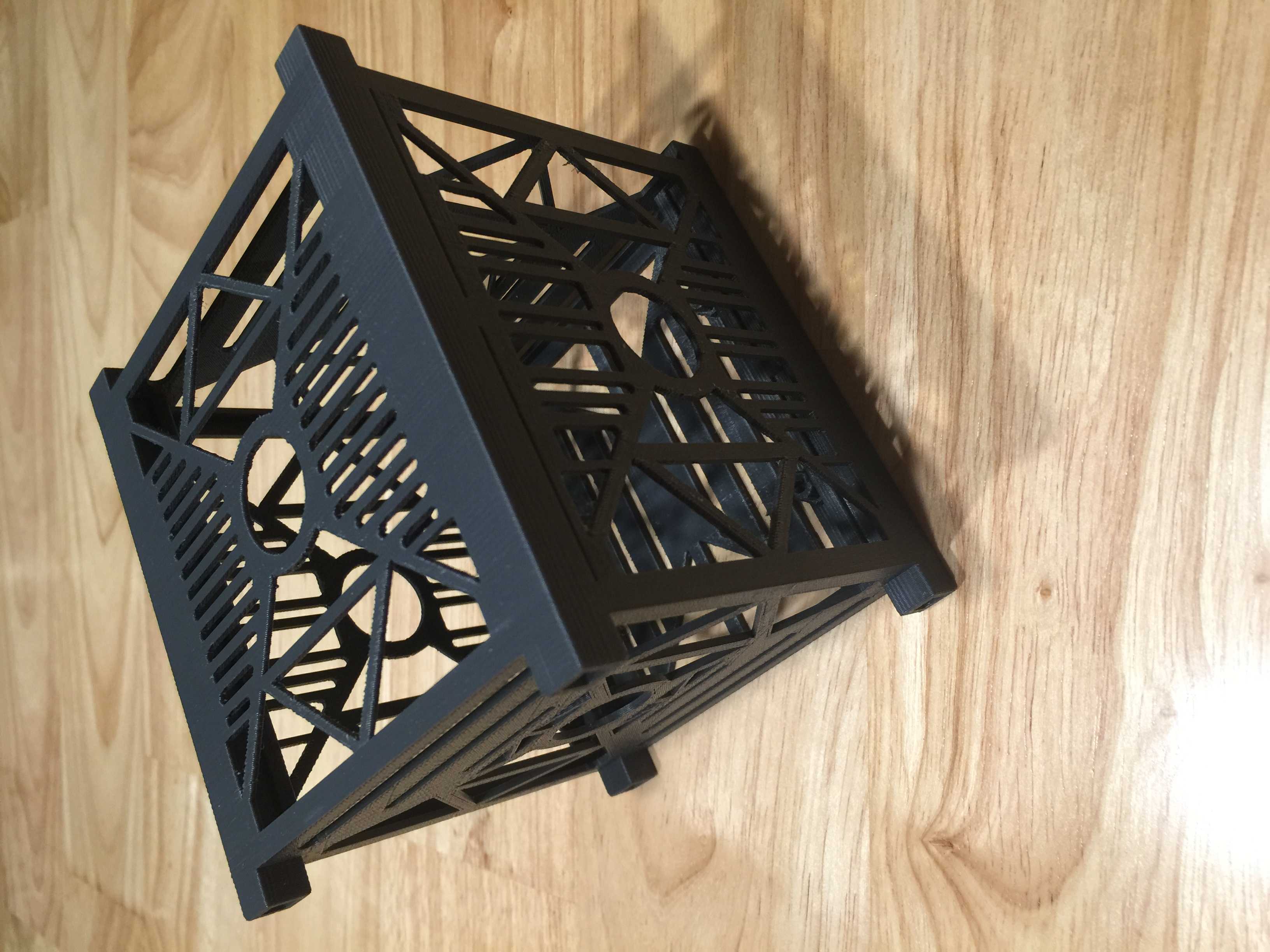 ���ӣ�Connor Tinker�ύ��CubeSat�����ս