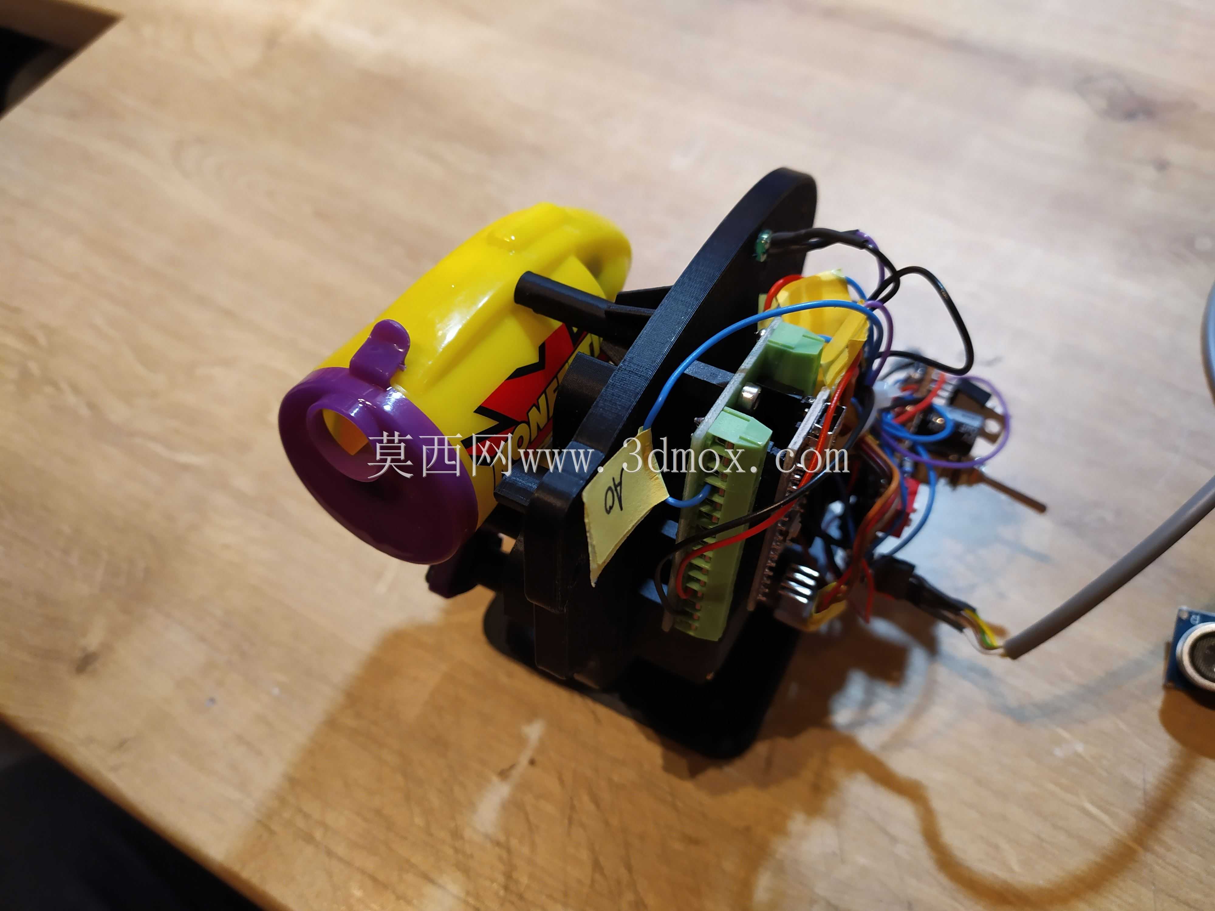 带Arduino的伺服驱动Konfetti枪